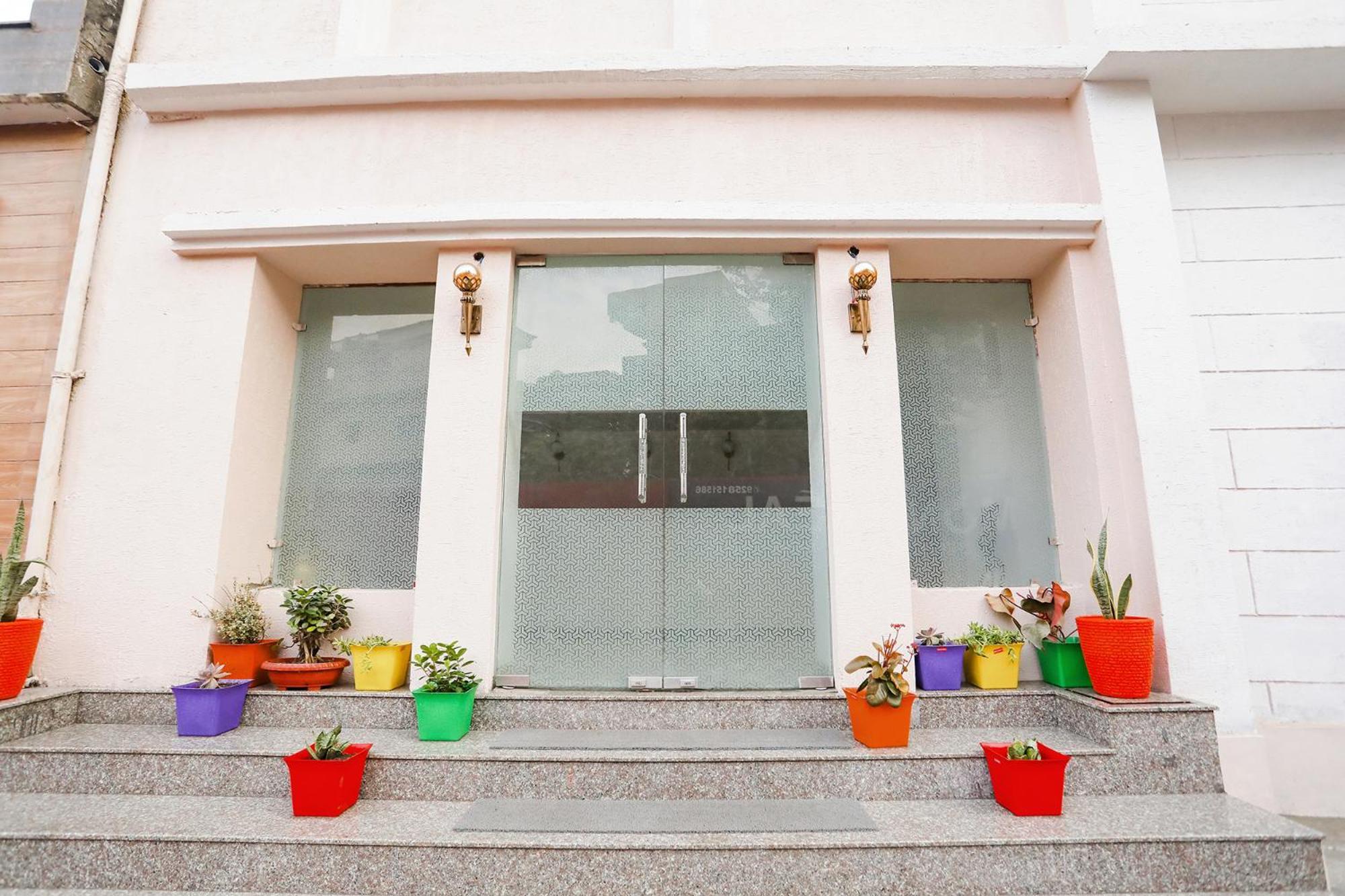 Montreal By Madhuban Inn Rishikesh Exterior photo